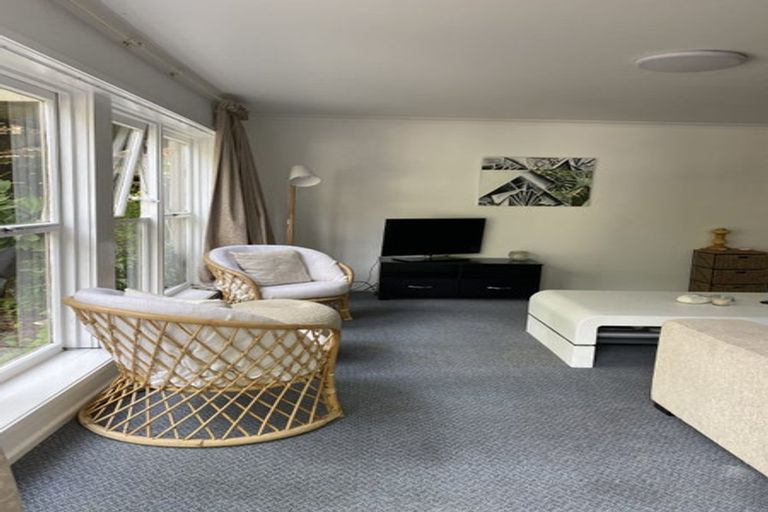 Photo of property in 53a Onedin Place, Titirangi, Auckland, 0604