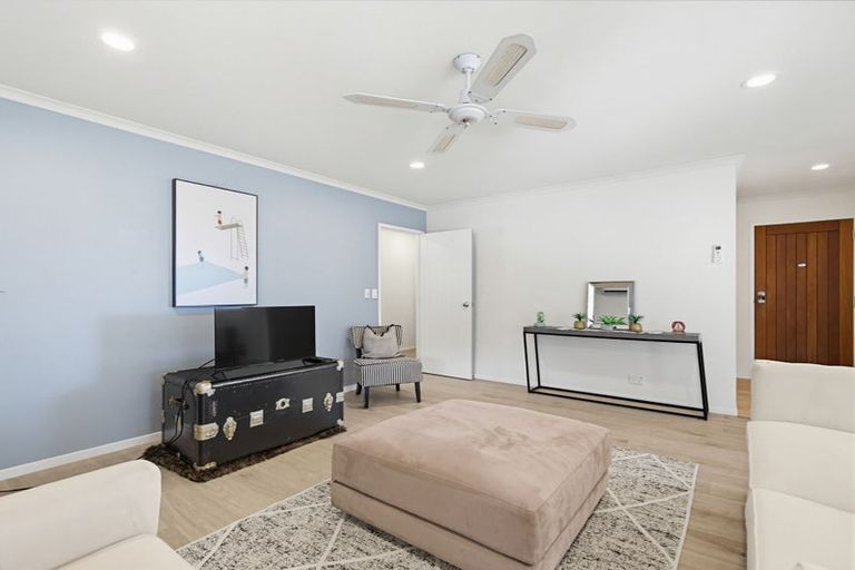 Photo of property in 79 Riverton Drive, Randwick Park, Auckland, 2105