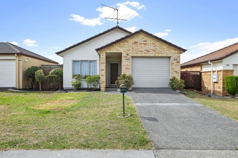 Photo of property in 31 Magic Way, Randwick Park, Auckland, 2105