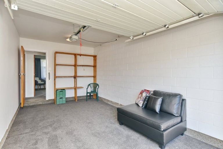 Photo of property in 2/11 Tuckers Road, Redwood, Christchurch, 8051