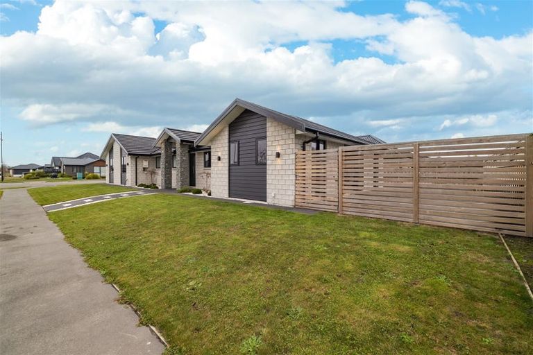 Photo of property in 32 Bill Harvey Drive, Halswell, Christchurch, 8025