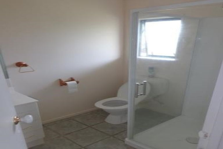 Photo of property in 6 Lantana Road, Green Bay, Auckland, 0604