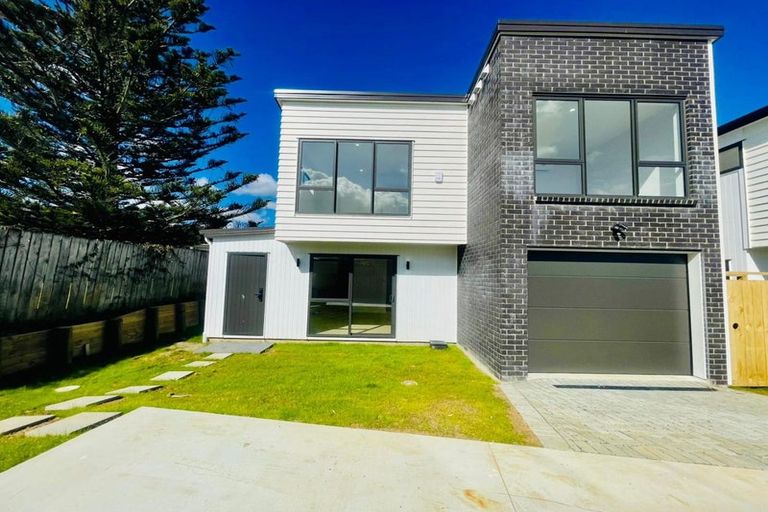 Photo of property in 8c Neems Place, Manurewa, Auckland, 2102