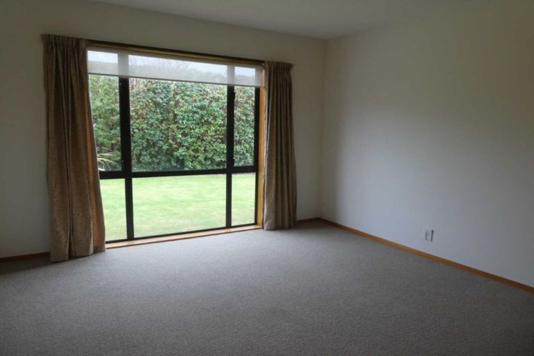 Photo of property in 5 Dorfold Mews, Avonhead, Christchurch, 8042