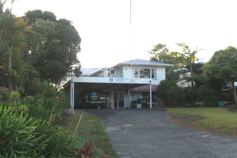 Photo of property in 221 Glenfield Road, Hillcrest, Auckland, 0627