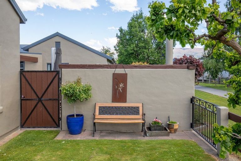 Photo of property in 5 Spruce Close, Alexandra, 9320