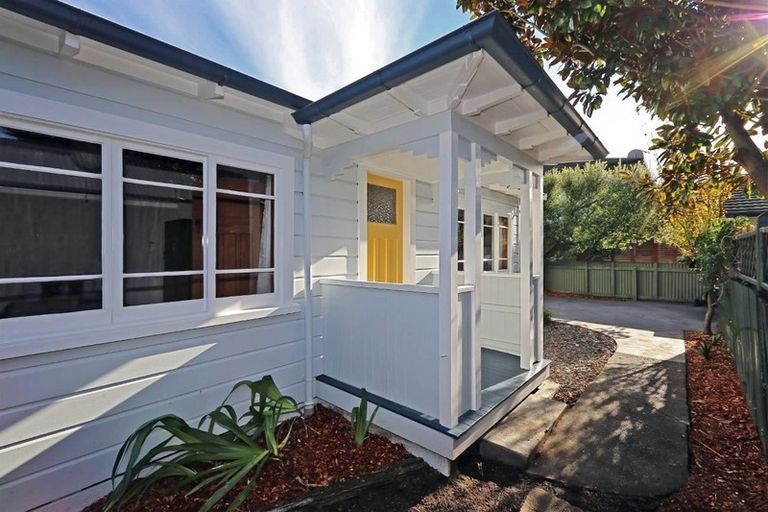 Photo of property in 2/707 Queen Street East, Parkvale, Hastings, 4122