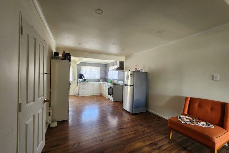 Photo of property in 8 Martin Road, Manurewa, Auckland, 2102