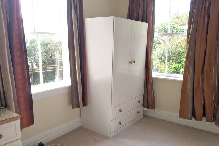 Photo of property in 29 Scarborough Terrace, Mount Victoria, Wellington, 6011