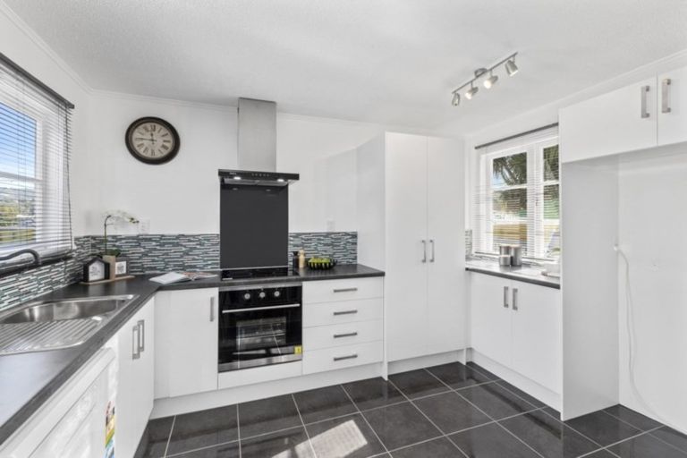 Photo of property in 1140 High Street, Taita, Lower Hutt, 5011