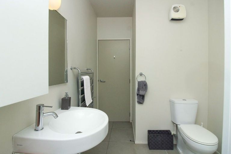 Photo of property in 12/2 Onslow Road, Khandallah, Wellington, 6035