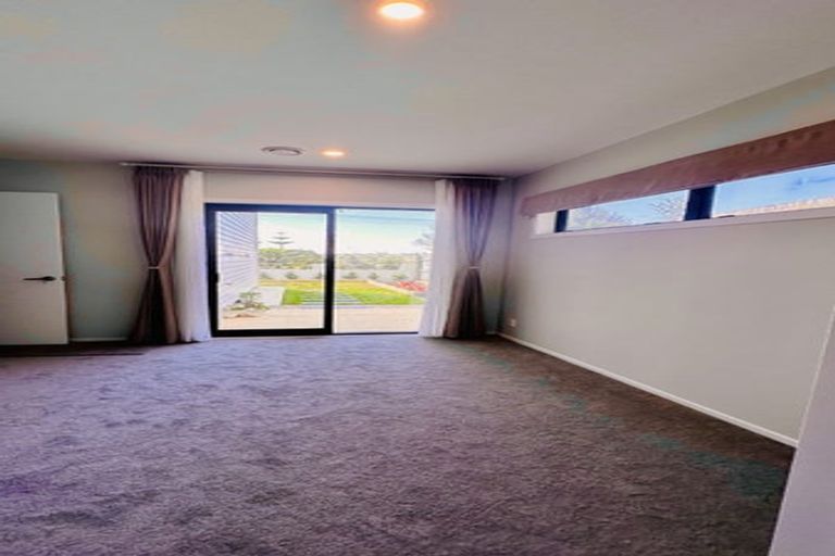 Photo of property in 9c Links Road, New Lynn, Auckland, 0600
