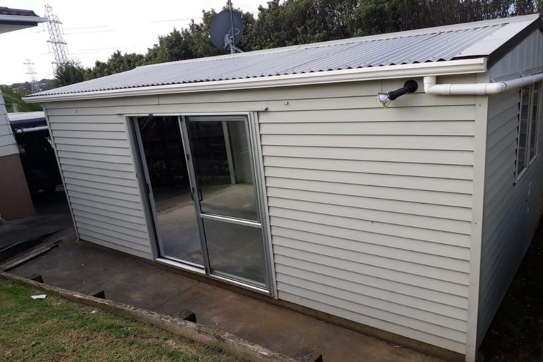 Photo of property in 5 Arlette Place, Massey, Auckland, 0614