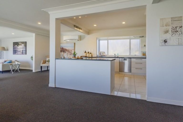 Photo of property in 52 Alexander Street, Cockle Bay, Auckland, 2014