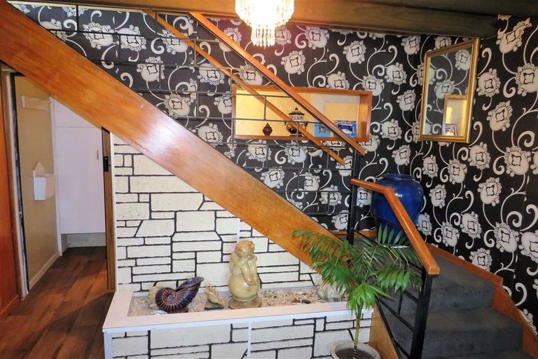 Photo of property in 2 Princess Street, Dannevirke, 4930