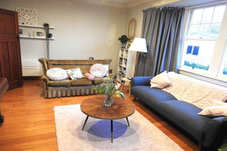 Photo of property in 76 Summerhill Drive, Fitzherbert, Palmerston North, 4410