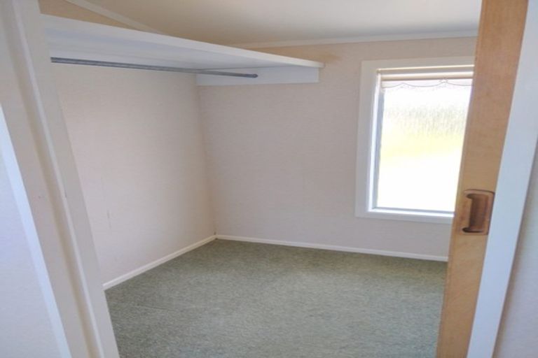 Photo of property in 9 Riversdale Drive, Merrilands, New Plymouth, 4312