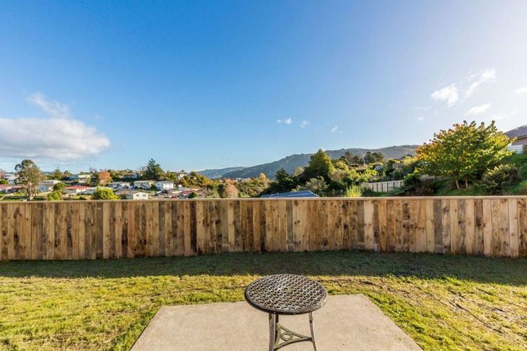 Photo of property in 78 Sunstone Crescent, Timberlea, Upper Hutt, 5018