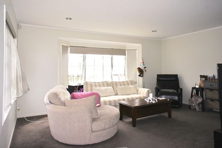 Photo of property in 25 Jay Court, Botany Downs, Auckland, 2010