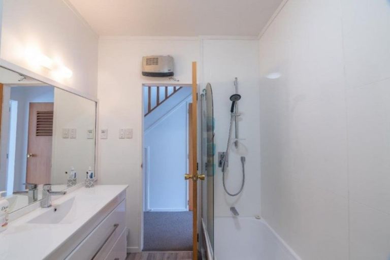 Photo of property in Mcfarlane Mews, 8/2 Mcfarlane Street, Mount Victoria, Wellington, 6011