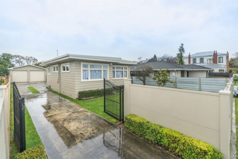 Photo of property in 30 Guy Avenue, Takaro, Palmerston North, 4410