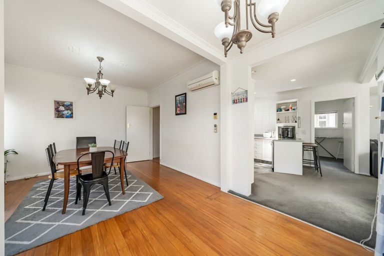 Photo of property in 22 Saint Ronans Avenue, Waterloo, Lower Hutt, 5011