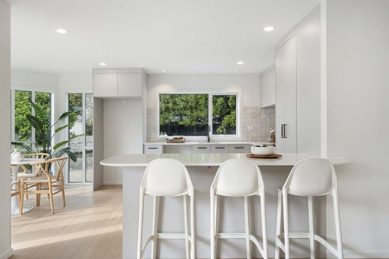 Photo of property in 1 William Bond Street, Stanley Point, Auckland, 0624