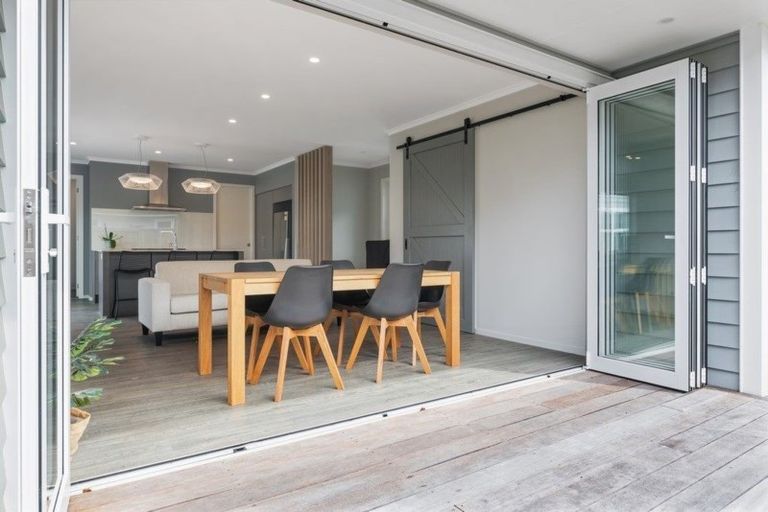 Photo of property in 21 Puhirake Crescent, Pyes Pa, Tauranga, 3112