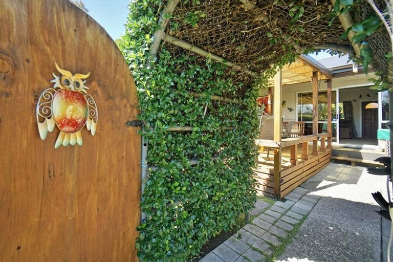 Photo of property in 14 Bishoprick Crescent, Te Puke, 3119