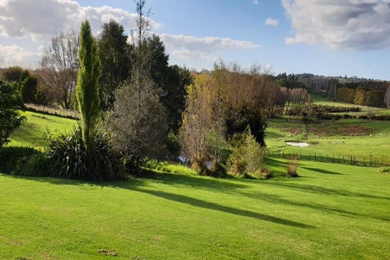 Photo of property in 11 Jeffs Road, Dairy Flat, Albany, 0794