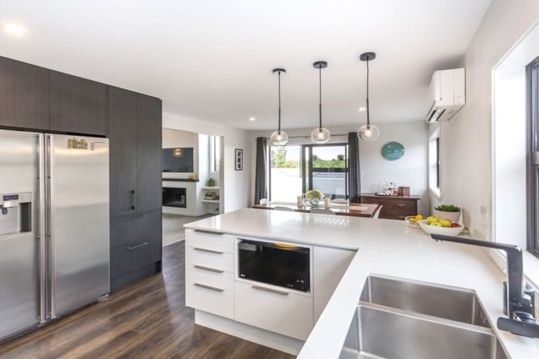 Photo of property in 32b Penruddock Rise, Westmorland, Christchurch, 8025