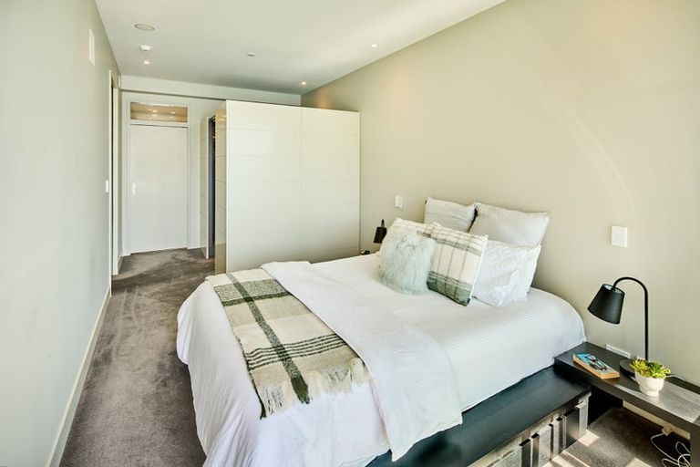 Photo of property in Clyde Quay Wharf, 2d/1 Clyde Quay Wharf, Te Aro, Wellington, 6011