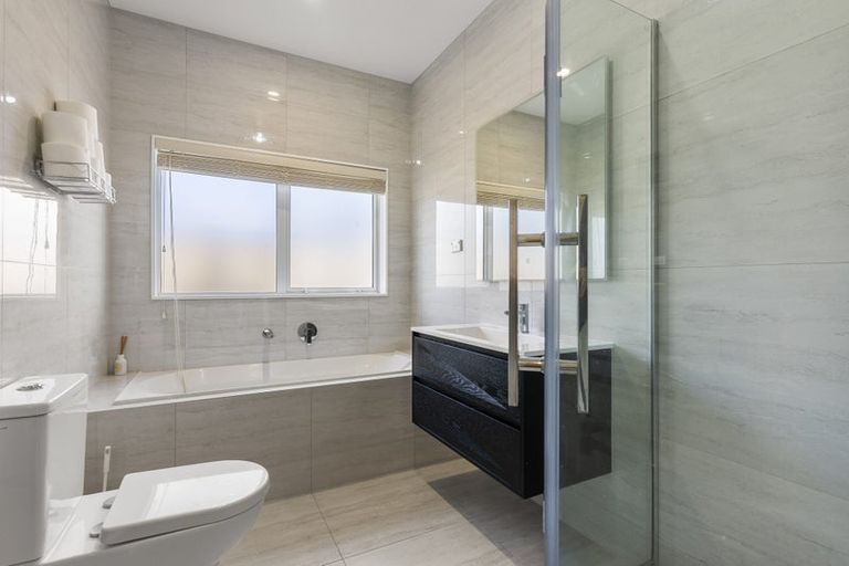 Photo of property in 24 Holcroft Street, Papakura, 2110