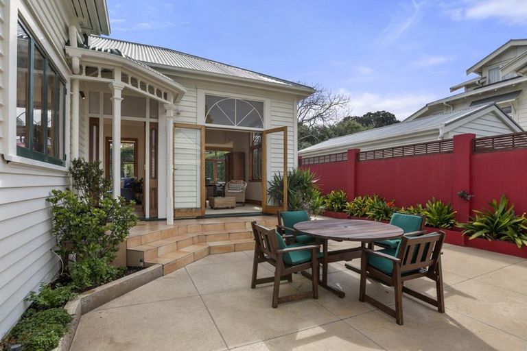 Photo of property in 5 Huia Street, Devonport, Auckland, 0624