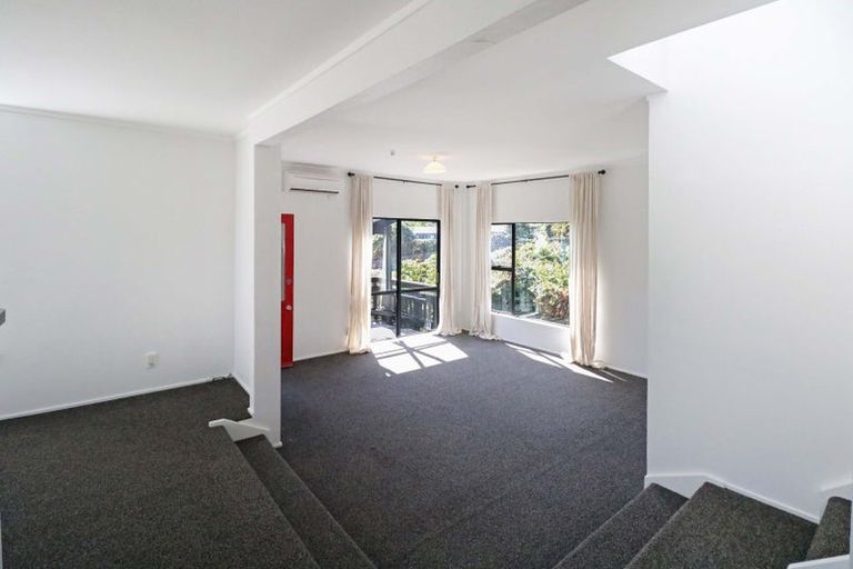 Photo of property in 113 Houghton Bay Road, Houghton Bay, Wellington, 6023