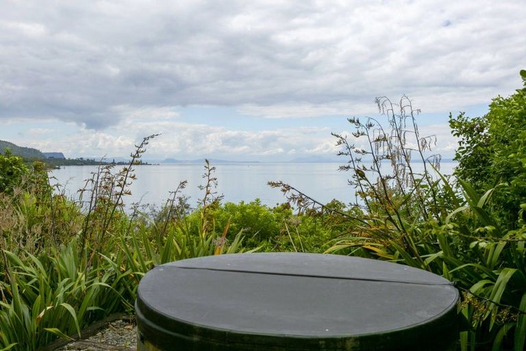 Photo of property in 21 Waiparemo Crescent, Pukawa Bay, Turangi, 3381