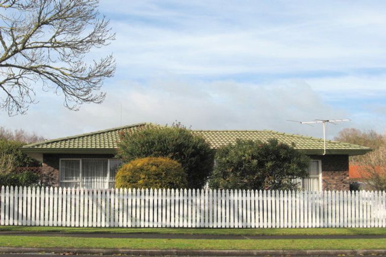 Photo of property in 1/46 Ray Small Drive, Pahurehure, Papakura, 2113