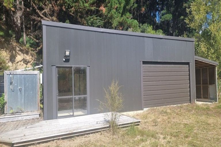 Photo of property in 143 Wallace Loop Road, Koputaroa, Shannon, 5571