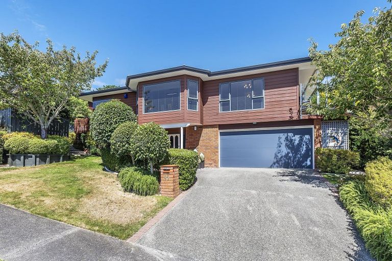 Photo of property in 95 Woodman Drive, Tawa, Wellington, 5028