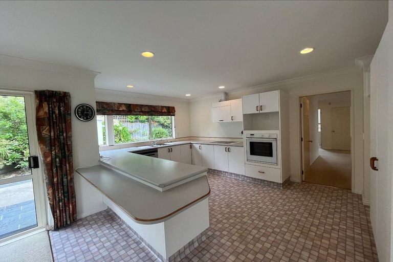 Photo of property in 43a Winara Avenue, Waikanae, 5036