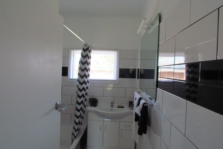 Photo of property in 43 York Street, Levin, 5510