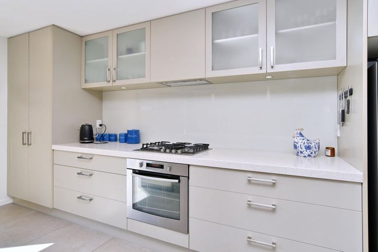 Photo of property in 102 Hills Road, Edgeware, Christchurch, 8013