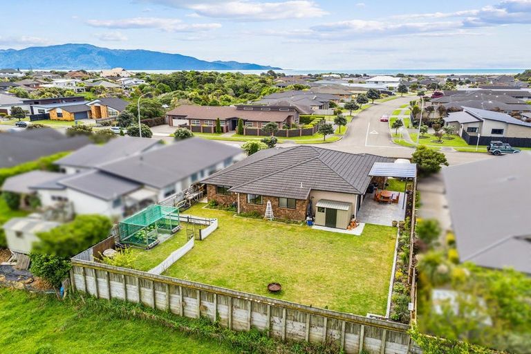 Photo of property in 92 The Drive, Paraparaumu Beach, Paraparaumu, 5032
