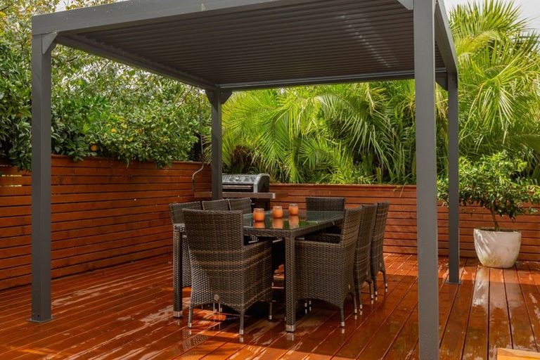 Photo of property in 8b Resolution Road, Welcome Bay, Tauranga, 3112