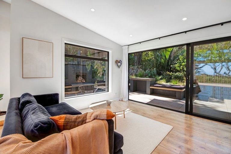 Photo of property in 167 Motutara Road, Muriwai, Waimauku, 0881