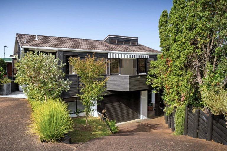 Photo of property in 19 Zita Avenue, Matakatia, Whangaparaoa, 0930