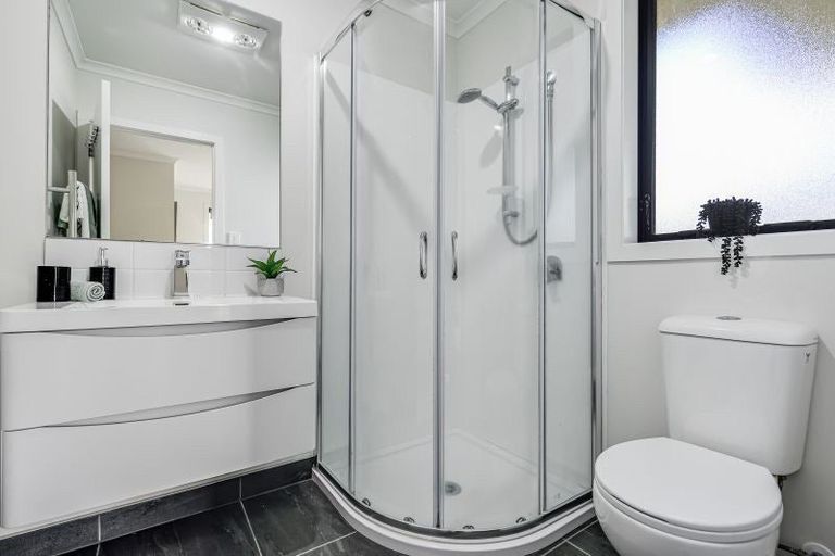 Photo of property in 5 Manawaroa Close, Grandview Heights, Hamilton, 3200