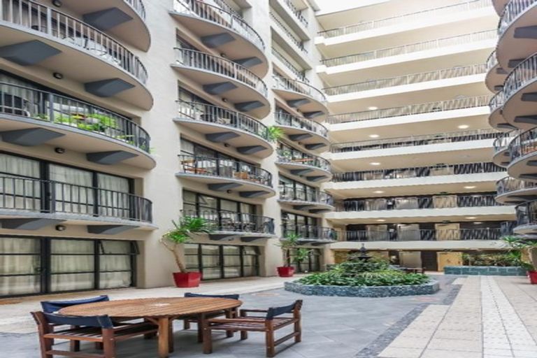 Photo of property in Atrium Towers, 6q/154 The Terrace, Wellington Central, Wellington, 6011