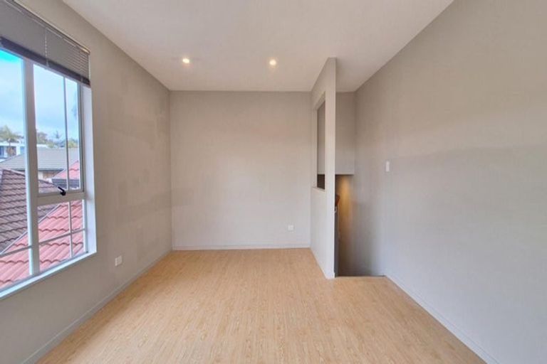 Photo of property in 3a Pittville Place, Henderson, Auckland, 0612