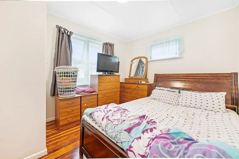 Photo of property in 5 Corsair Crescent, Mangere, Auckland, 2022
